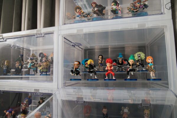 TOWERBOX PLUS FIGURES DISPLAY SET