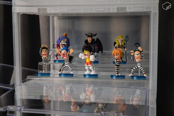 TOWERBOX PLUS FIGURES DISPLAY SET